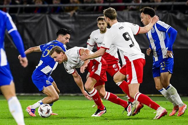 Nhận định Real Betis vs Utrecht (3h00 ngày 2811) Không dễ thắng cách biệt 2