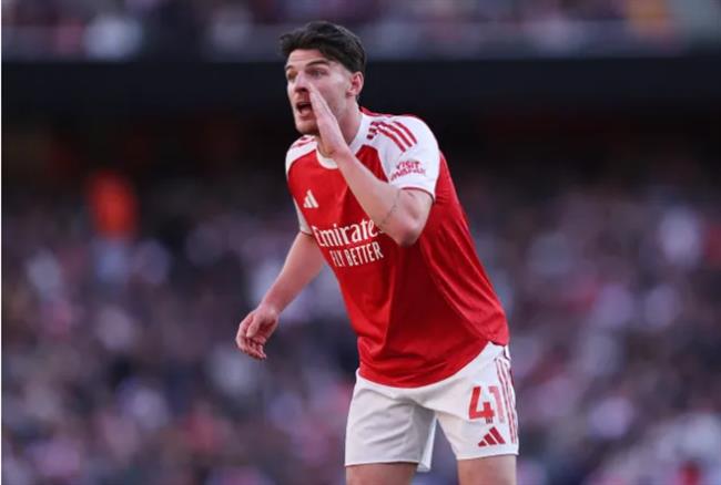 Declan Rice gửi tin nhắn cho Moises Caicedo