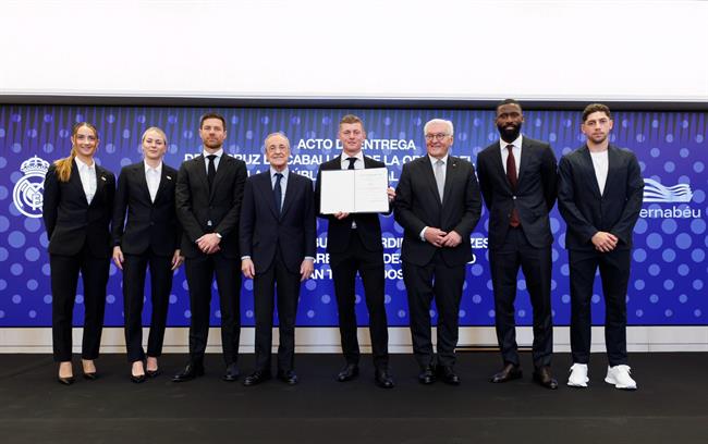 Toni Kroos được trao Huân chương Hiệp sĩ Cộng hòa Liên bang Đức 1 Toni Kroos được trao Huân chương Hiệp sĩ Cộng hòa Liên bang Đức 1