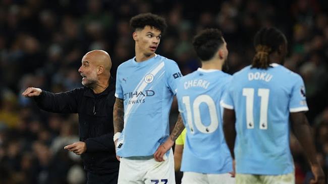 Nico O'Reilly và màn trình diễn hoàn hảo trước Leeds. Nico O'Reilly va man trinh dien hoan hao truoc Leeds.