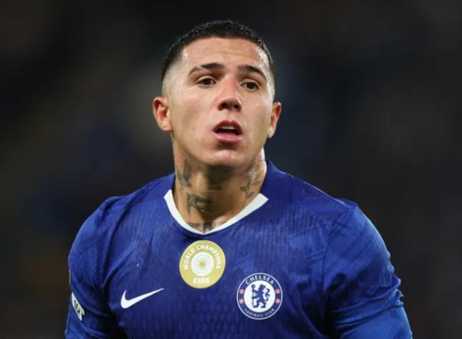 Enzo Fernandez chi ra 5 doi bong co the vo dich EPL mua nay.
