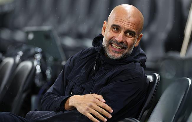 Pep Guardiola: Tôi rụng hết cả tóc sau trận thắng Fulham