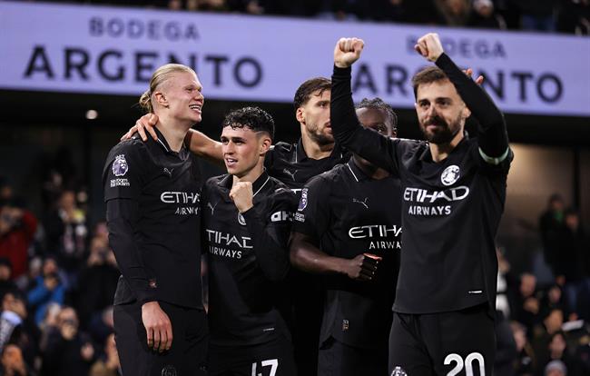 Pep Guardiola Tôi rụng hết cả tóc sau trận thắng Fulham 1 Pep Guardiola Tôi rụng hết cả tóc sau trận thắng Fulham 1