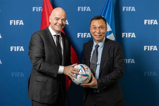 Chu tich LdBdVN Tran Quoc Tuan du le boc tham VCK FIFA World Cup 2026™