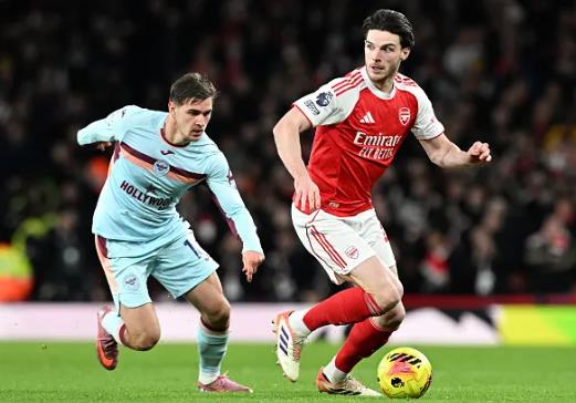 Stephen Warnock lên tiếng khen ngợi Declan Rice. Stephen Warnock len tieng khen ngoi Declan Rice.