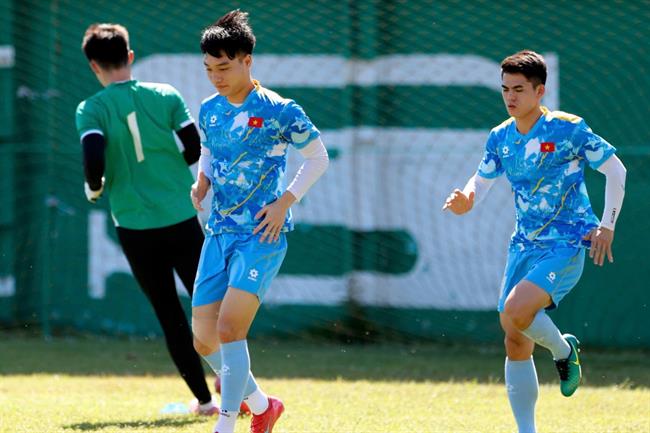 HLV Kim Sang Sik nhận tin vui từ Xuân Bắc