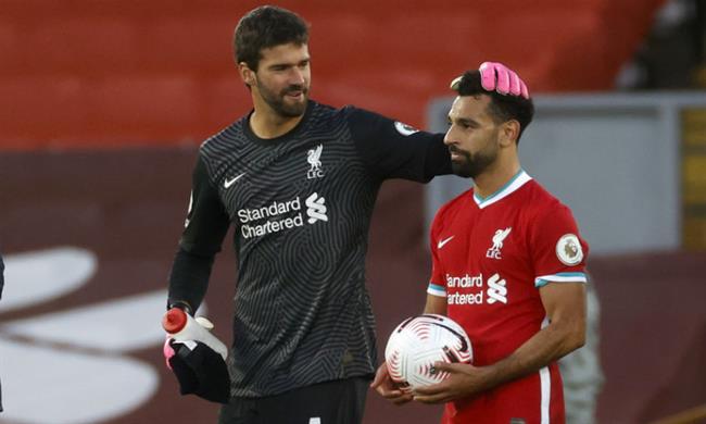 Alisson Becker: Salah là một chàng trai tuyệt vời