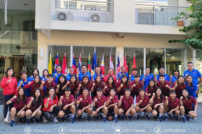 ĐT nữ Việt Nam nhận lời động viên trước đại chiến với Myanmar