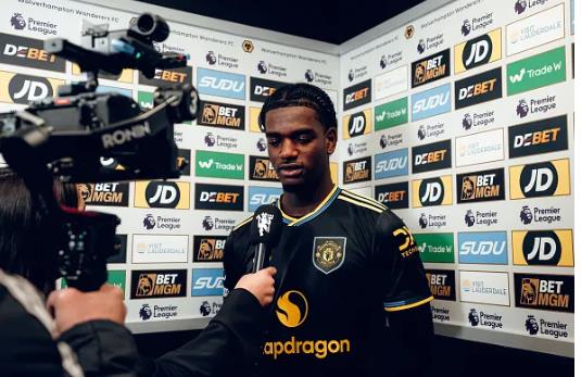 Lý do Arsenal để Ayden Heaven gia nhập MU