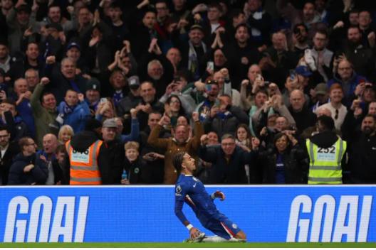 Alan Shearer và Enzo Maresca đưa Malo Gusto lên mây