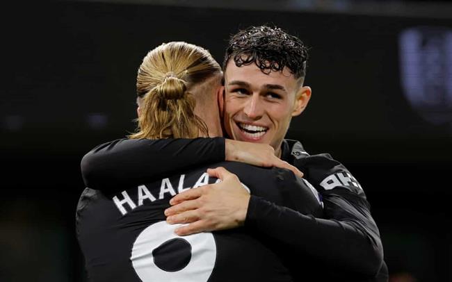 Phil Foden và “vết xe đổ” Alexander-Arnold: Chơi hay ở CLB, nhưng lạc nhịp trên tuyển