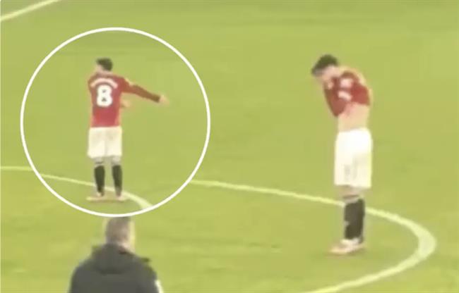 Bruno Fernandes nổi nóng với đồng đội ngay sau trận hòa Bournemouth