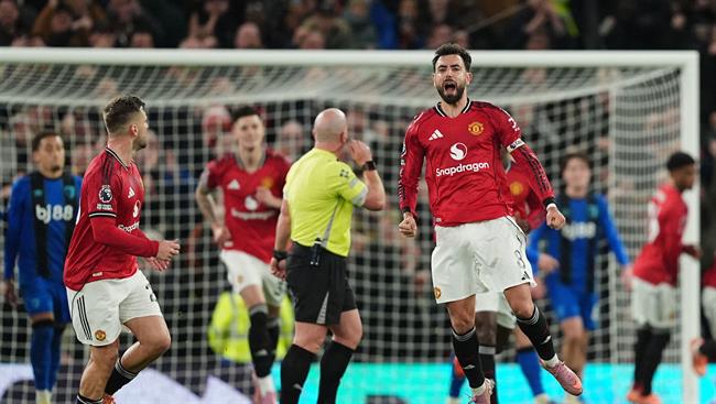 Gary Neville khen ngợi màn trình diễn của MU trước Bournemouth