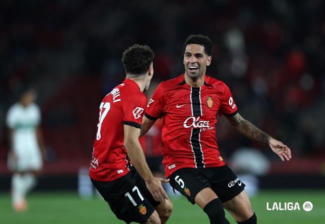 Nhận định Valencia vs Mallorca (03h00 ngày 2012) Lợi thế Mestalla 2