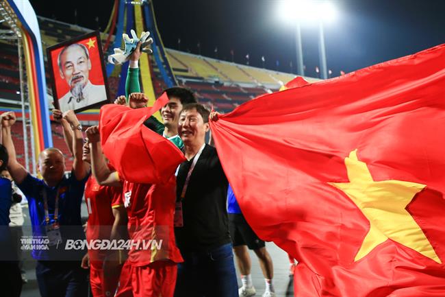 Báo Hàn Quốc ca ngợi phép màu của HLV Kim Sang Sik tại SEA Games 33 1