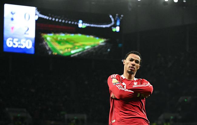 Ekitike phủ nhận Liverpool đá dễ hơn khi Tottenham đá thiếu người 1