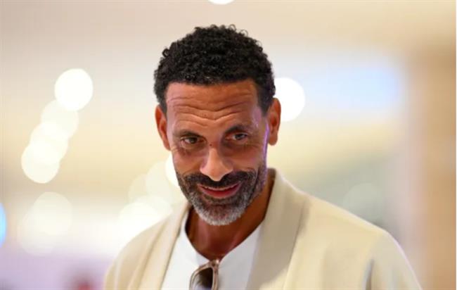 Rio Ferdinand phản pháo bình luận của Bukayo Saka