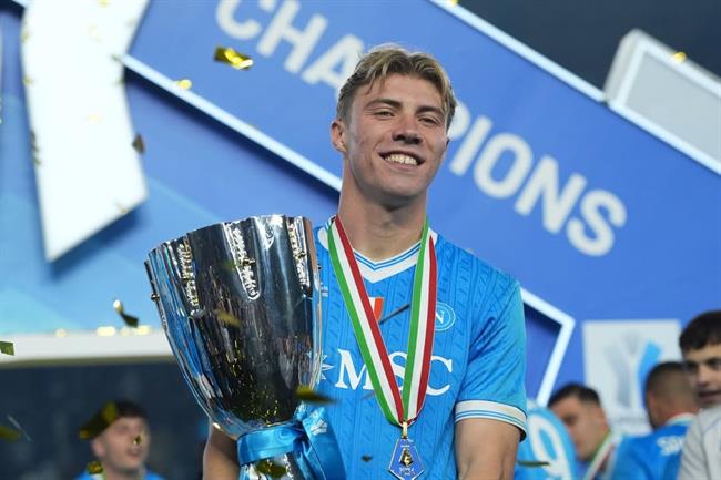 Rasmus Hojlund đá xoáy MU sau khi vô địch cùng Napoli 1