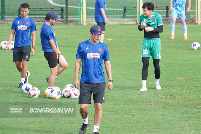 ĐT U23 Việt Nam bước vào buổi tập đầu tiên