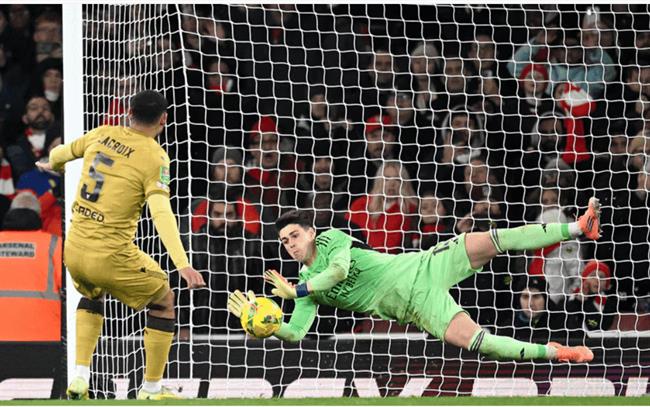 Kepa Arrizabalaga nói gì sau khi sắm vai 'người hùng' cho Arsenal?