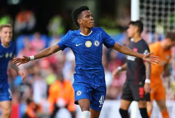 Oscar đưa Estevao Willian lên mây