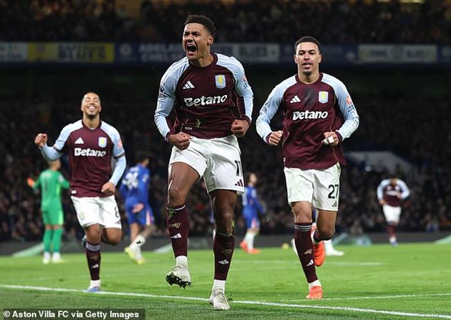 Aston Villa làm được điều này sau 115 năm