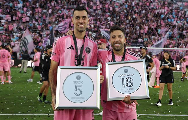 Jordi Alba va Busquets giai nghe sau khi cung Inter Miami vo dich MLS