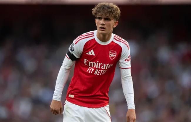 Sao mai 16 tuổi của Arsenal được so sánh với Messi 1