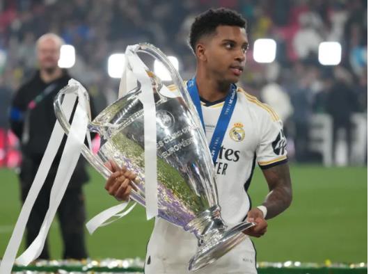Arsenal và Man City đại chiến giành Rodrygo