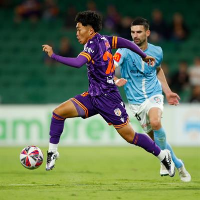 Rộ tin Việt kiều Khoa Ngô cập bến VLeague sau khi toả sáng tại Úc 1 Rộ tin Việt kiều Khoa Ngô cập bến VLeague sau khi toả sáng tại Úc 1