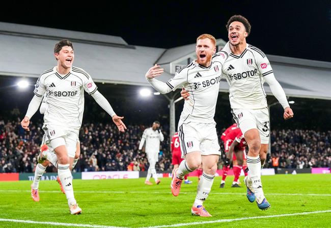 Arne Slot không hài lòng khi Liverpool để gỡ hòa phút chót 1