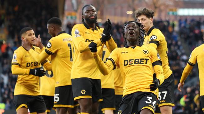 Wolves trở thành đội EPL đầu tiên xuống hạng mùa này 1