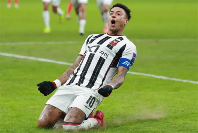 Jesse Lingard được khuyên nên trở lại với bóng đá Anh