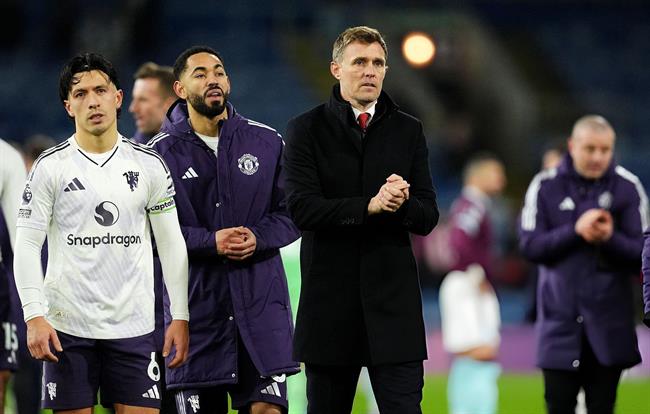 Darren Fletcher tiếp tục dẫn dắt MU ở trận đấu Brighton 1 Darren Fletcher tiếp tục dẫn dắt MU ở trận đấu Brighton 1