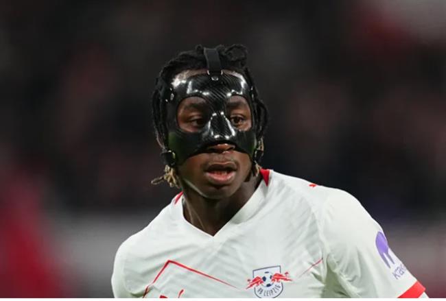 Mục tiêu của MU và Arsenal mơ được khoác áo Liverpool