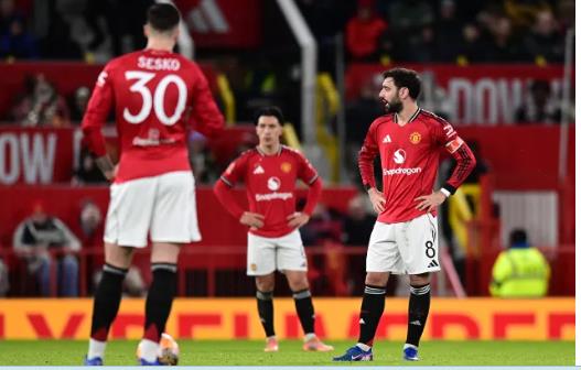 Alan Pardew chỉ ra sai lầm của MU trên TTCN