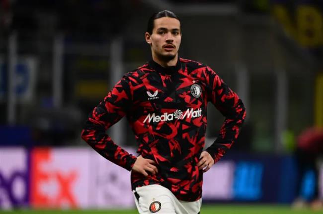 Chelsea đàm phán chiêu mộ tiền đạo của Feyenoord