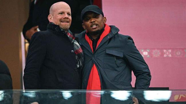 Samuel Eto'o bị cấm 4 trận đấu vì hành xử không đúng mực