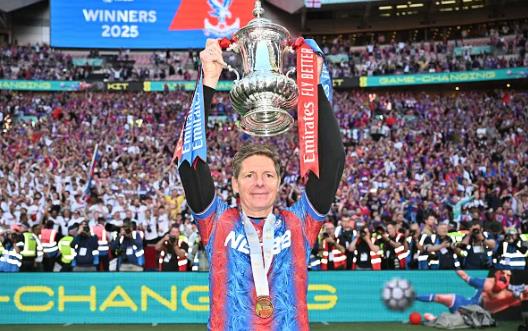 HLV Oliver Glasner khẳng định không bỏ rơi Crystal Palace 1 HLV Oliver Glasner khẳng định không bỏ rơi Crystal Palace 1