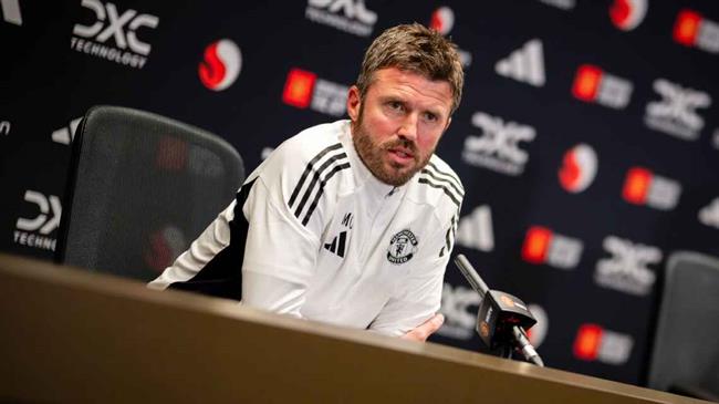 Michael Carrick để ngỏ khả năng gắn bó lâu dài với Man United