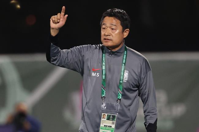 HLV Hàn Quốc vui mừng với tấm vé vào bán kết U23 châu Á