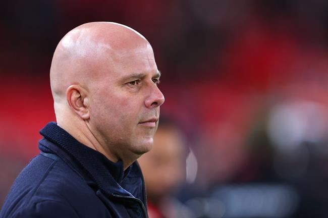 Arne Slot lên tiếng về những tràng la ó tại Anfield