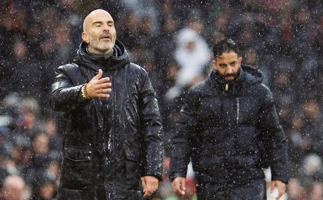 Vì sao Chelsea và Man United rối loạn vì ranh giới giữa head coach và manager?