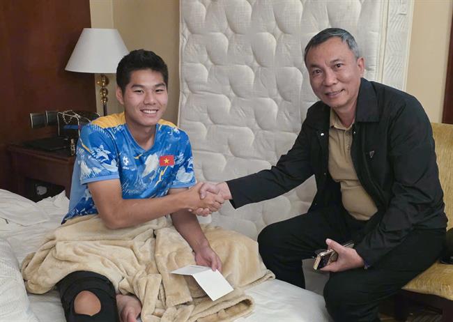 Hiểu Minh nhận sự quan tâm đặc biệt từ Chủ tịch LĐBĐ Việt Nam