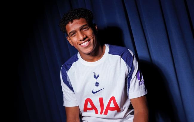 Tottenham hoàn tất thương vụ thứ hai ở mùa đông này