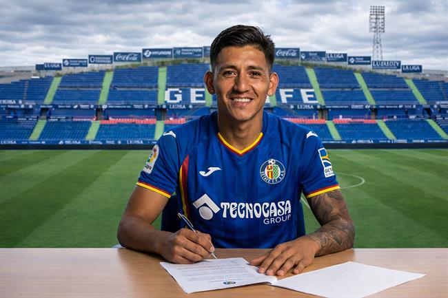 Tiểu sử tiền đạo Luis Vazquez