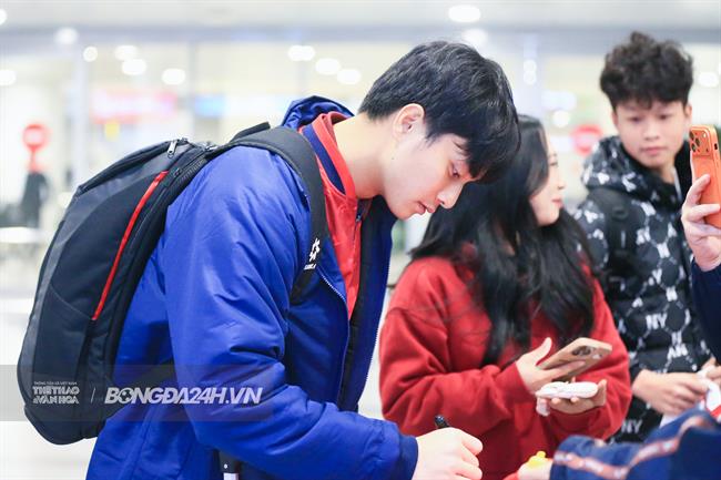 6 thành viên cuối cùng của U23 Việt Nam về nước sáng sớm 25/1