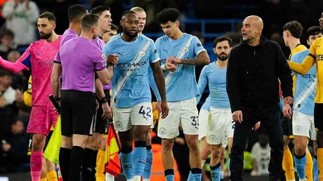 Pep Guardiola công kích trọng tài sau chiến thắng của Man City