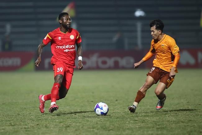 Vừa cùng U23 Việt Nam về nước, Trung Kiên chứng kiến HAGL bị loại