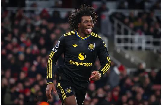 Gary Neville ngạc nhiên với phong độ của Patrick Dorgu